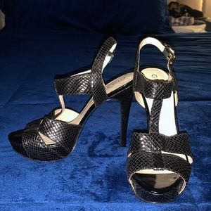 Never been worn Guess Platform heels